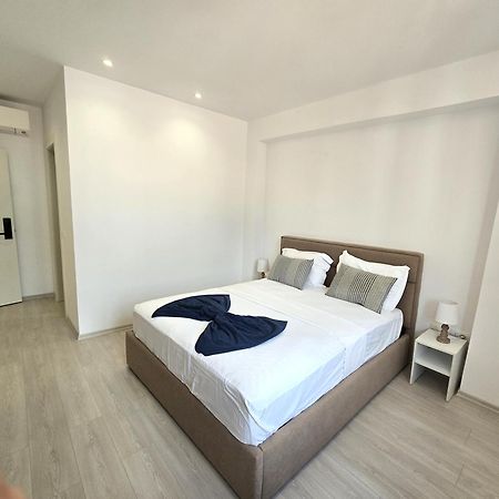 Hotel Veizi Himare Exterior foto