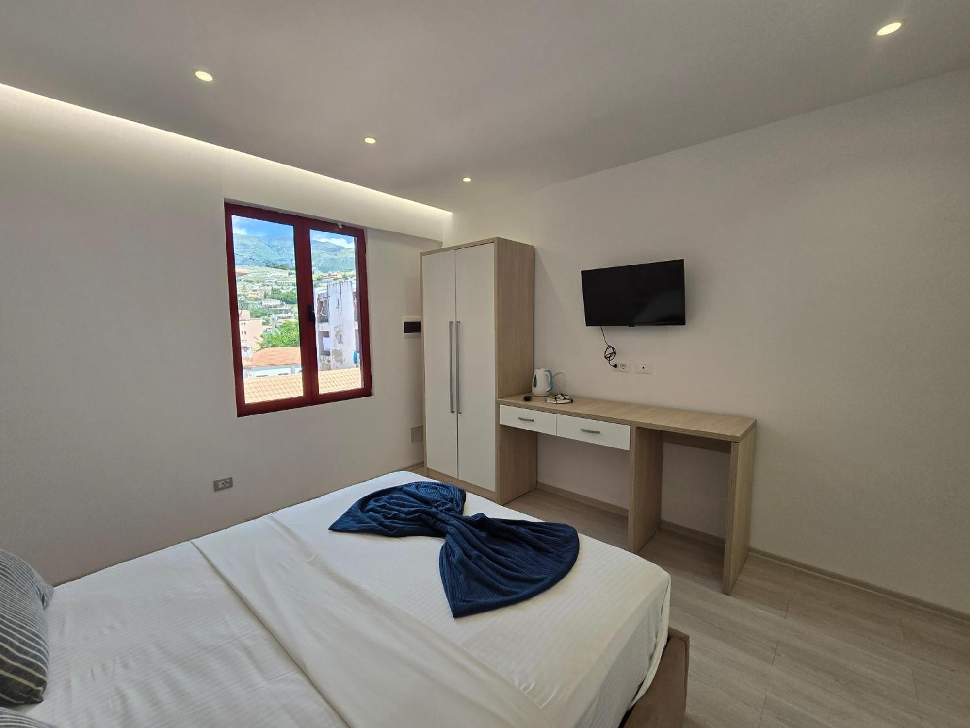 Hotel Veizi Himare Exterior foto